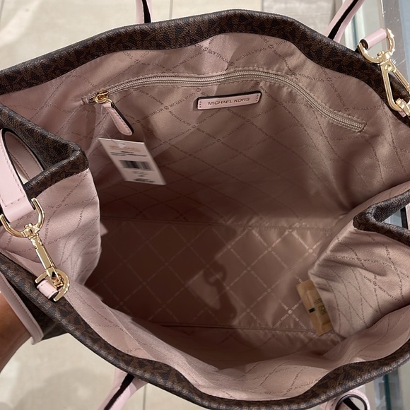 MICHAEL KORS Mirella Large Logo Tote Bag Powder Blush Signature 
NWT - Picture 6 of 16